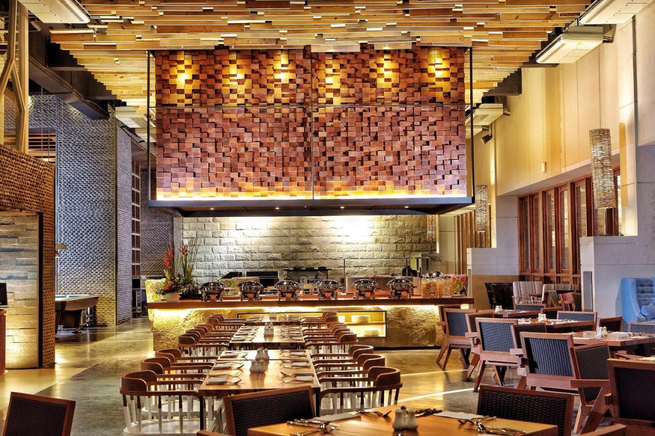 Ts 스위트 스미냑 발리 호텔 세미냑 외부 사진 The interior of the restaurant