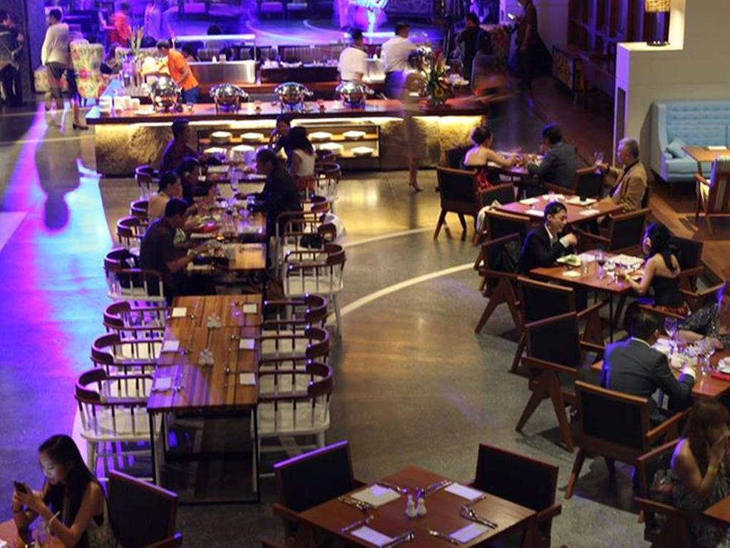 Ts 스위트 스미냑 발리 호텔 세미냑 외부 사진 The interior of the restaurant